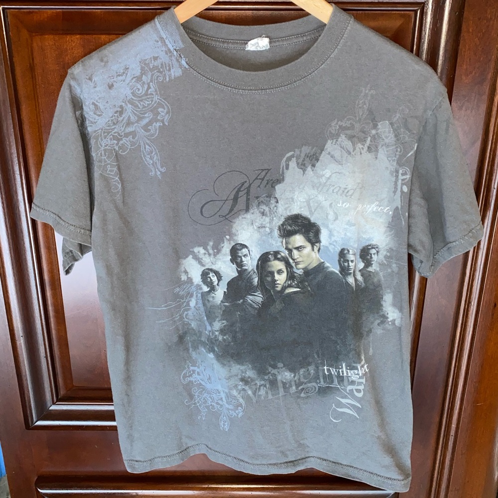 Vintage Twilight Saga Promo Graphic Tee Shirt Robert Pattinson Kristen Stewart